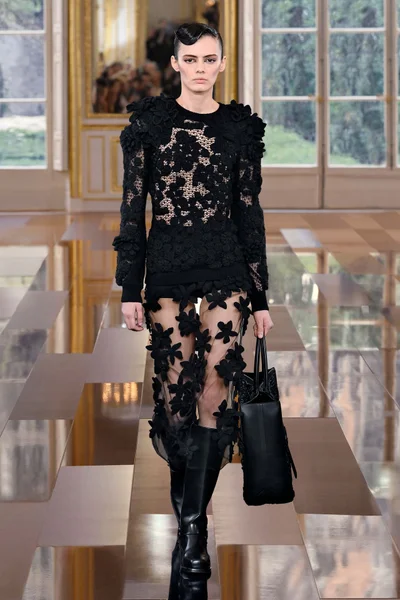 Look 30